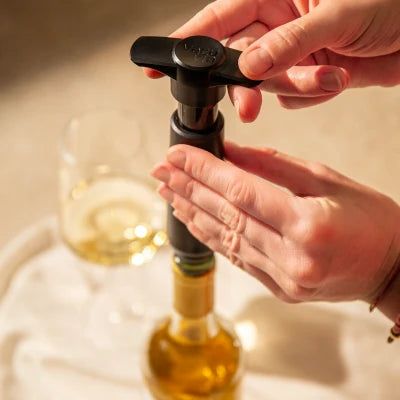 The Vacu Vin Original Wine Saver Black with 2 Stoppers | DRINKERO