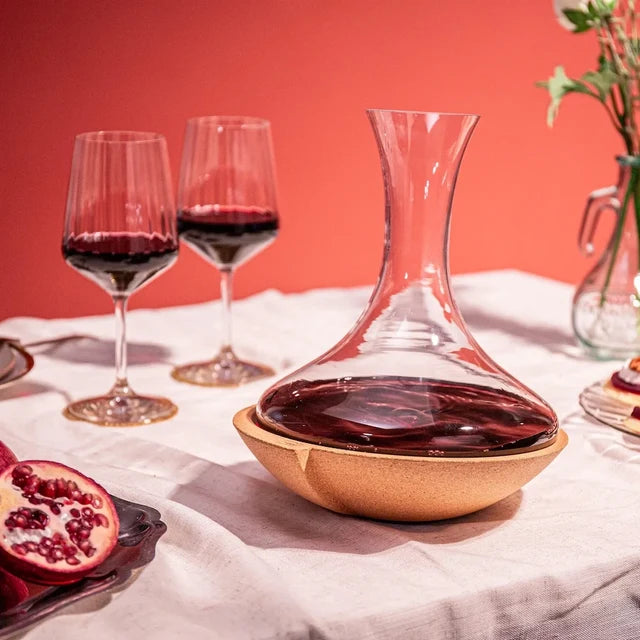 The Vacu Vin Swirling Wine Decanter | DRINKERO
