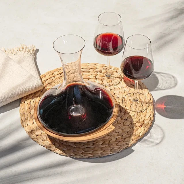 The Vacu Vin Swirling Wine Decanter | DRINKERO